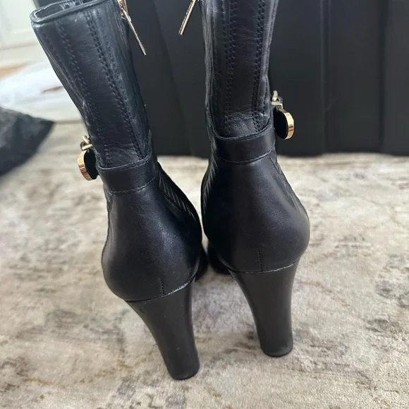 Vince Camuto Black Quilted Ankle Boots - Picture 5 of 7